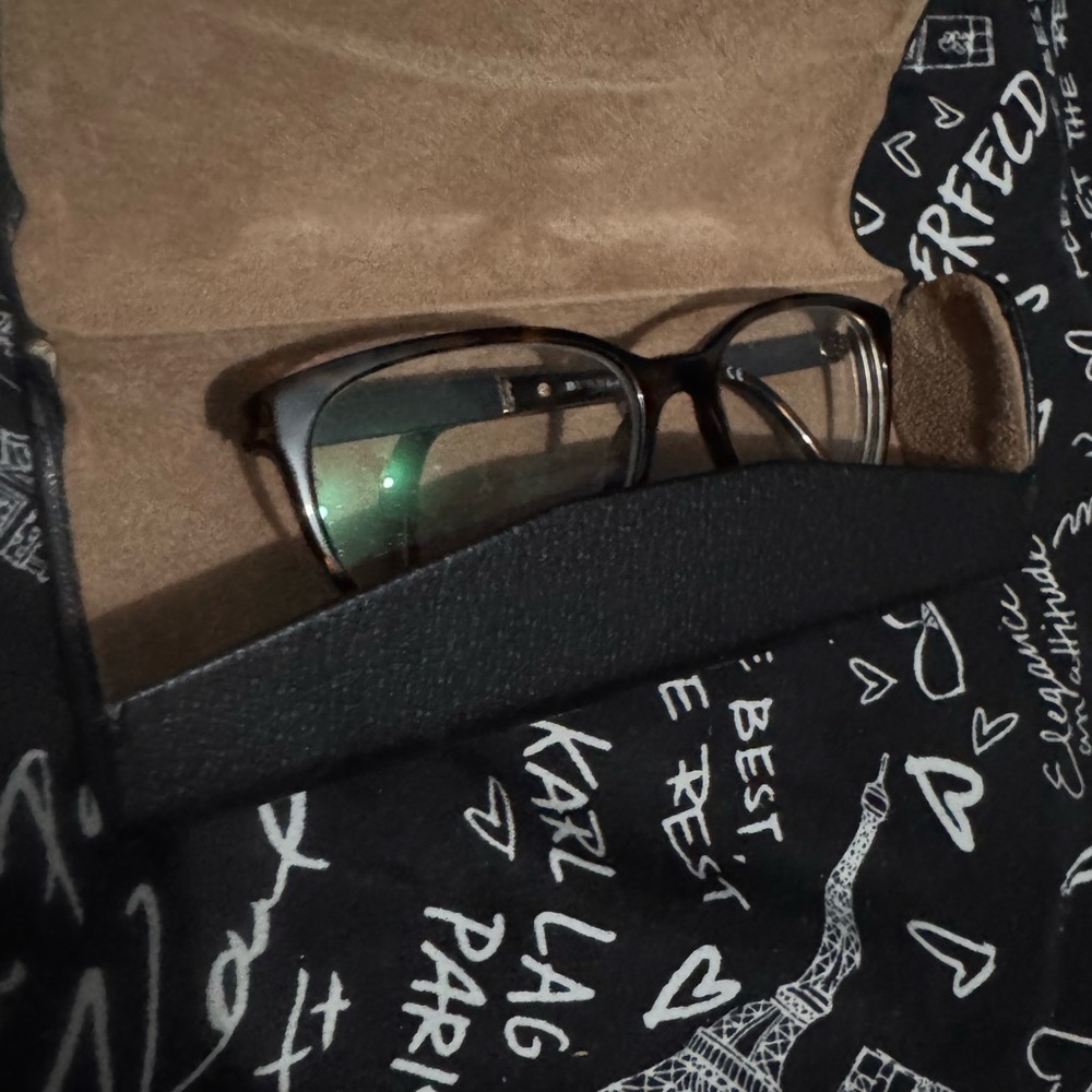 Burberry prescription glasses - Picture 3 of 5